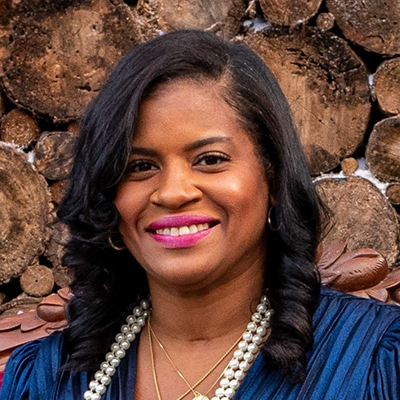 Stephanie Clay
